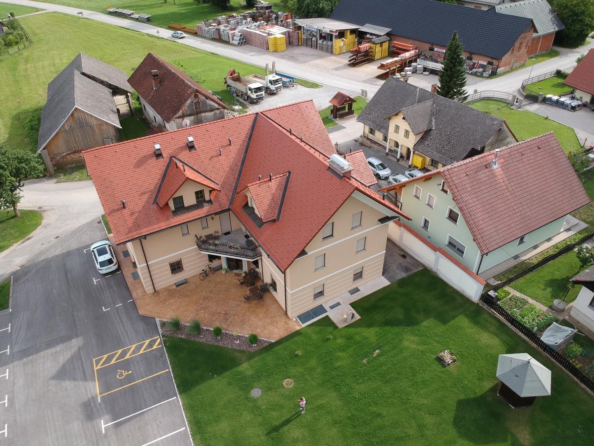 Bed & Breakfast Karun Cerklje na Gorenjskem Kültér fotó